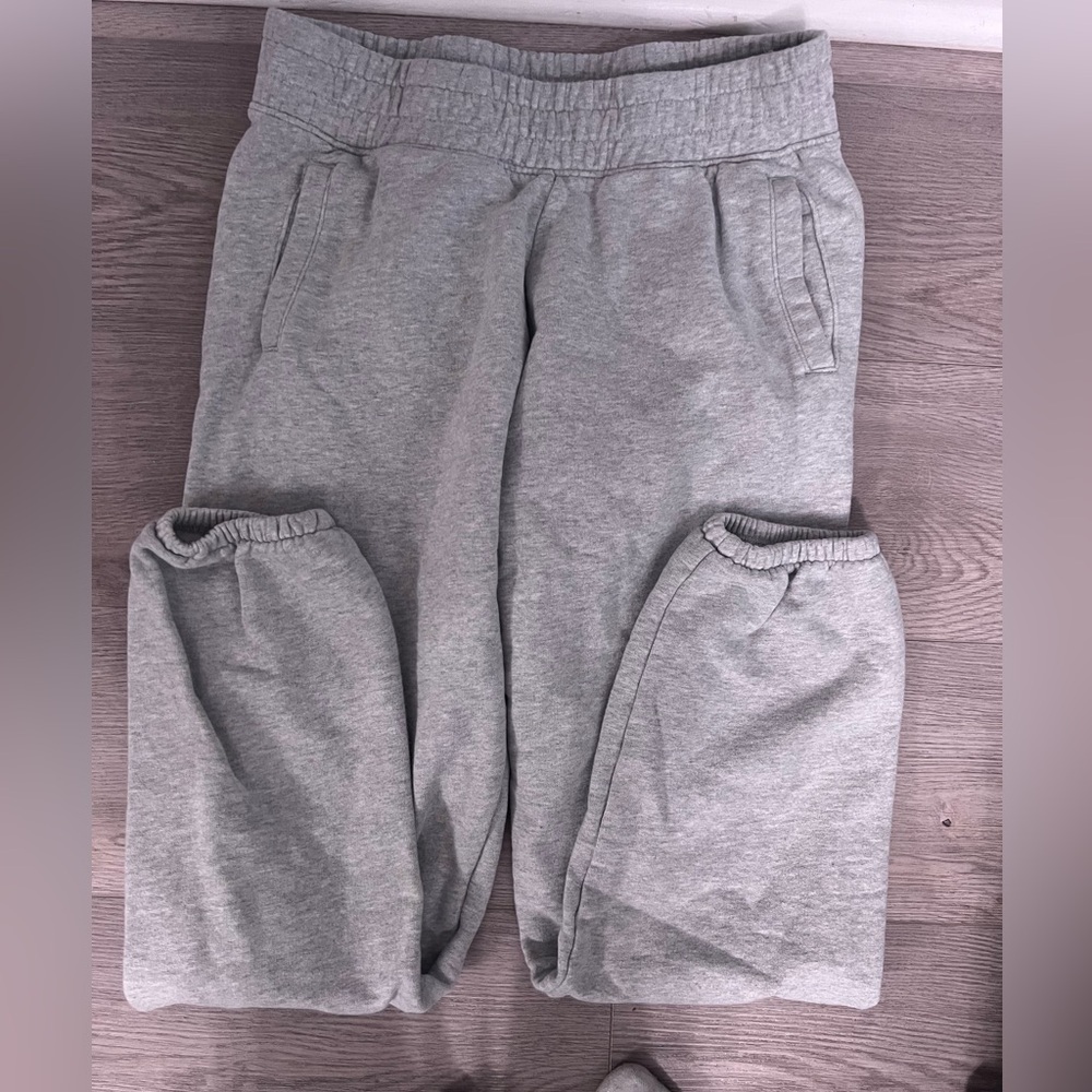 Aerie Gray jogger sweatpants